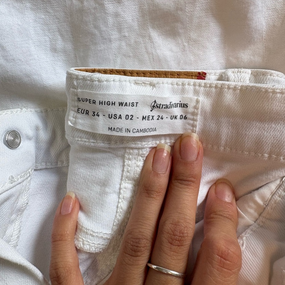 Stradivarius White High Waist Jeans